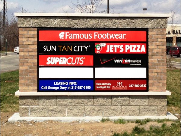 Multi-tenant monument sign at a shopping center